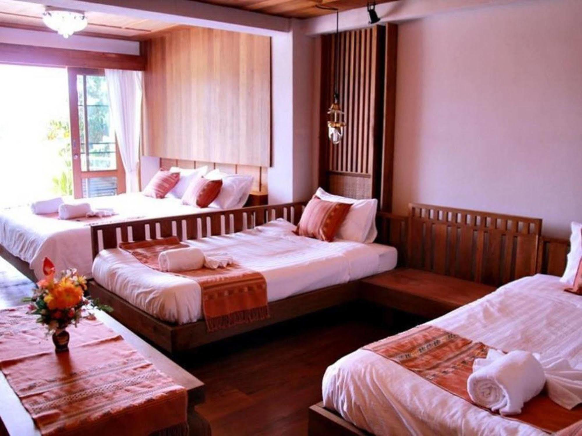 River Bank Resort Mae Sariang Eksteriør bilde