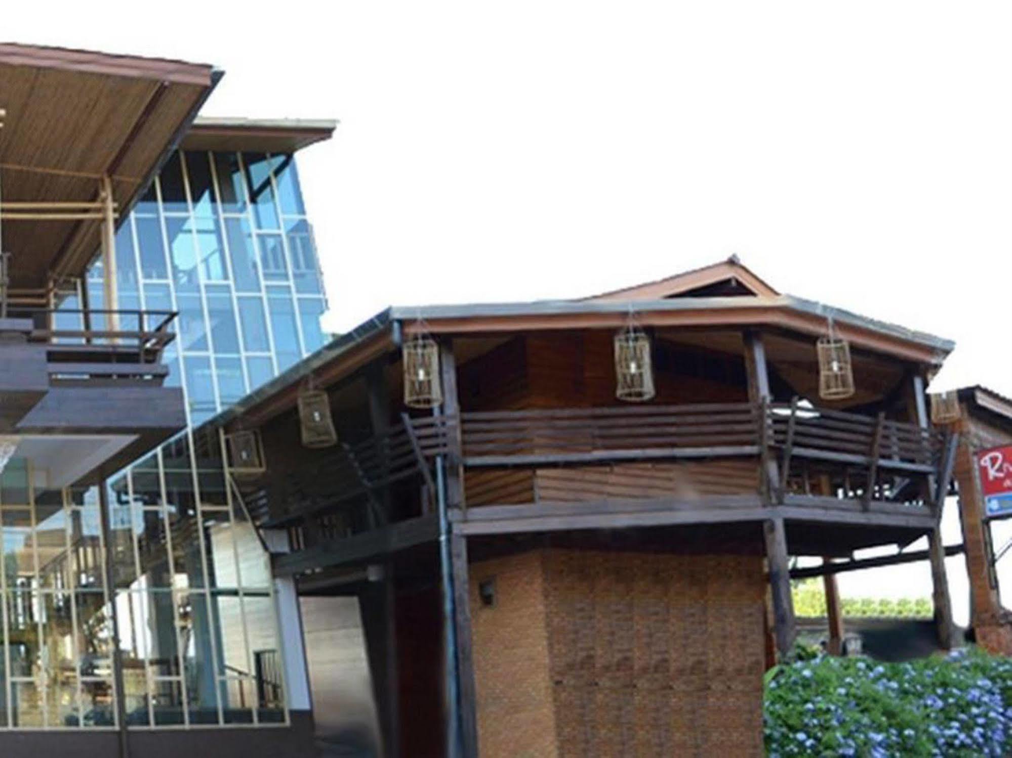 River Bank Resort Mae Sariang Eksteriør bilde